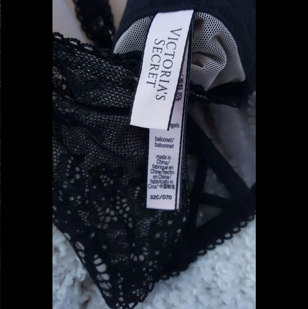 Victoria's Secret Bralette Black Lace embroidery 32c - Picture 5 of 5